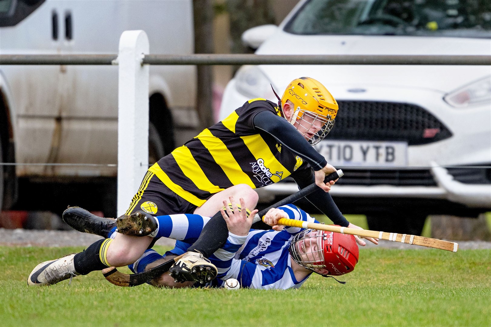 Col Glen's Auryn Kerr gets on top of new Newtonnmore signing Daniel Sloss during the 3-0 win for the Blue and Whites in their first pre-season friendly ahead of the new campaign. Picture: Neil Paterson.