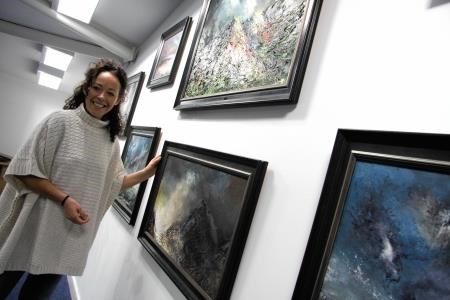 Lee Bissett is ready to exhibit her new works