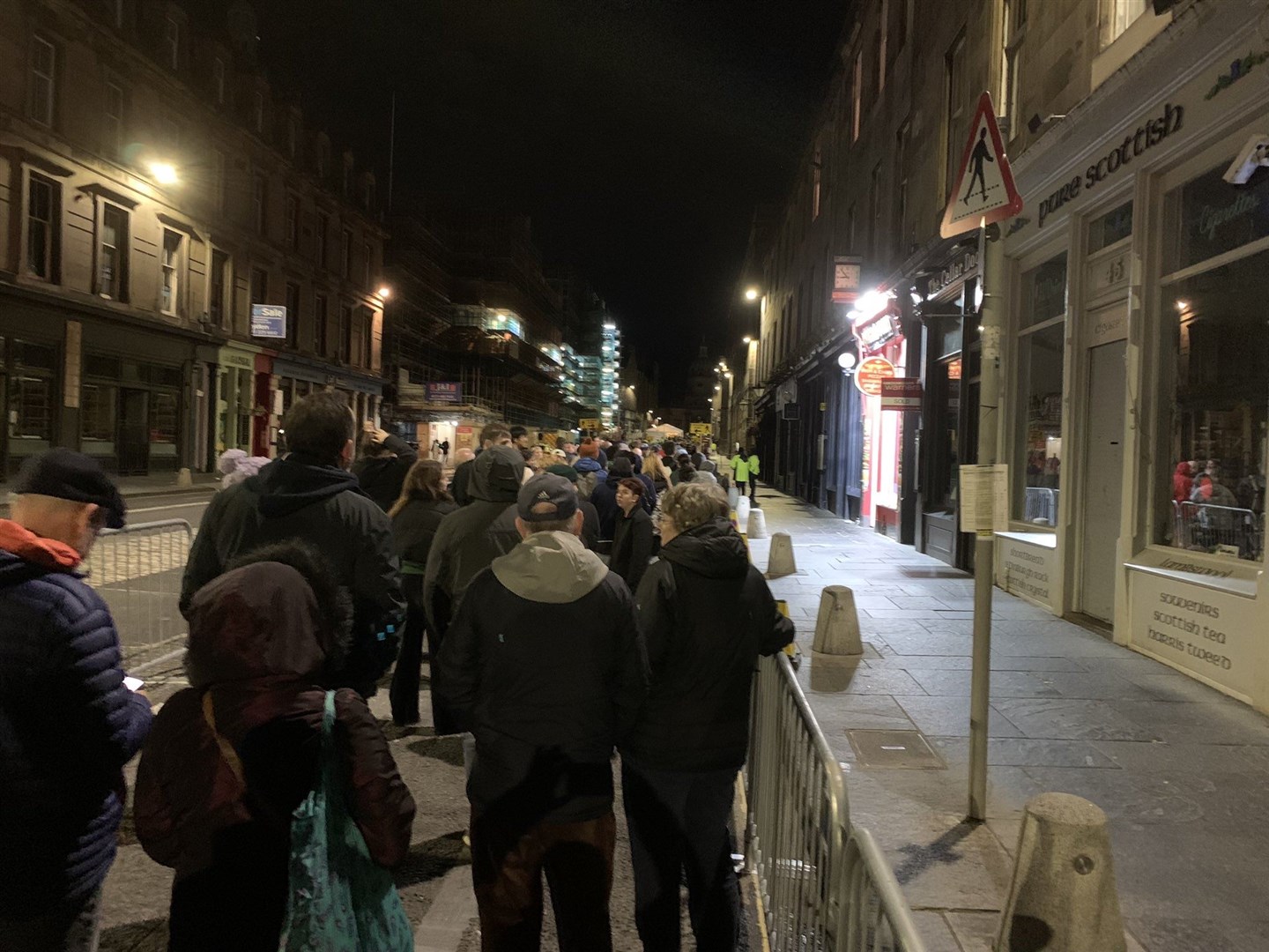 People queued into the early hours of Tuesday morning outside St Giles’ Cathedral to see the Queen’s coffin (Gavin Hamilton/PA)