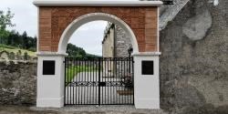 Dores Memorial
