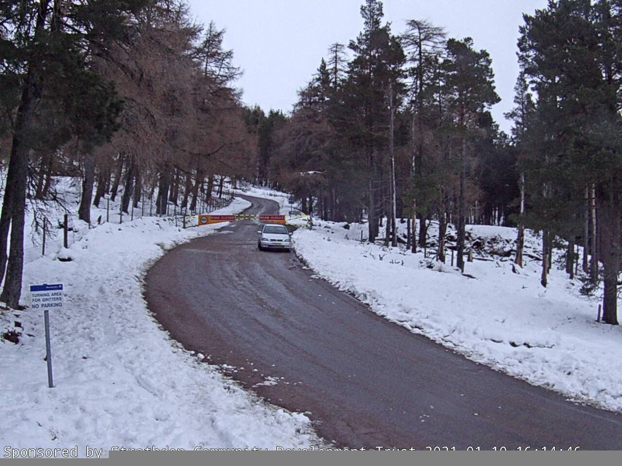 Webcam shot this afternoon at Cockbride snowgates