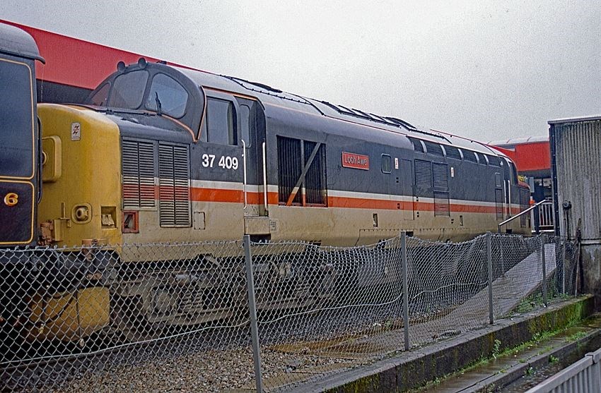 One of the visiting locos will be the 37409, pictured here in British Rail livery at Fort William in 1989 during its time running Highland services. Picture: Murgatroyd49, CC BY-SA 4.0