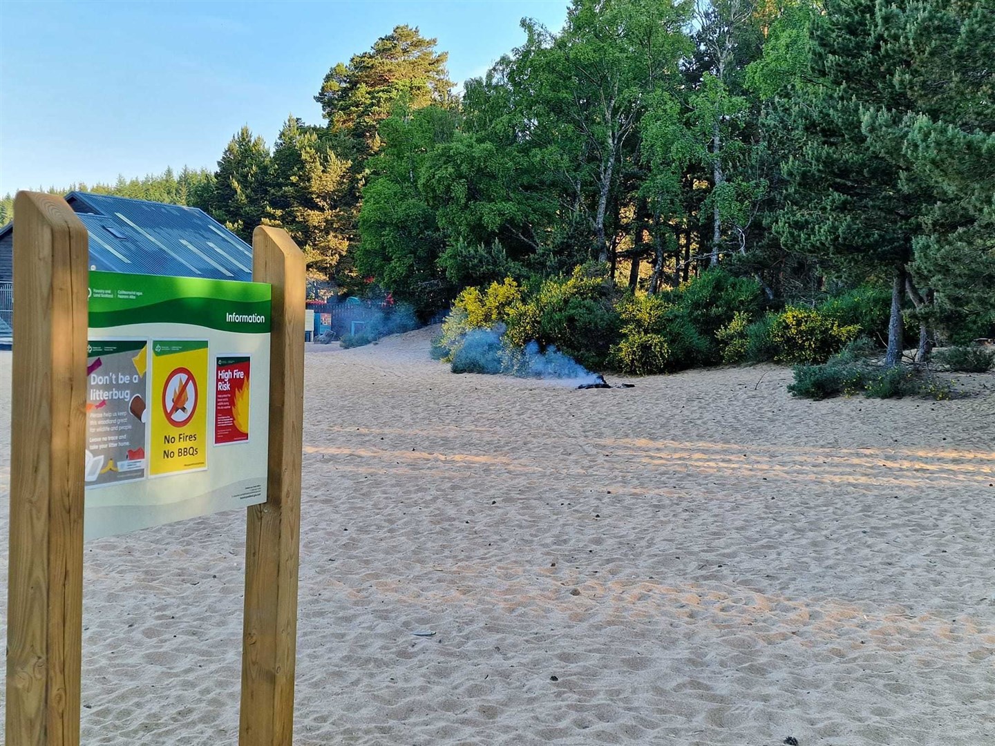 Fires should not be lit at the beach at Loch Morlich.