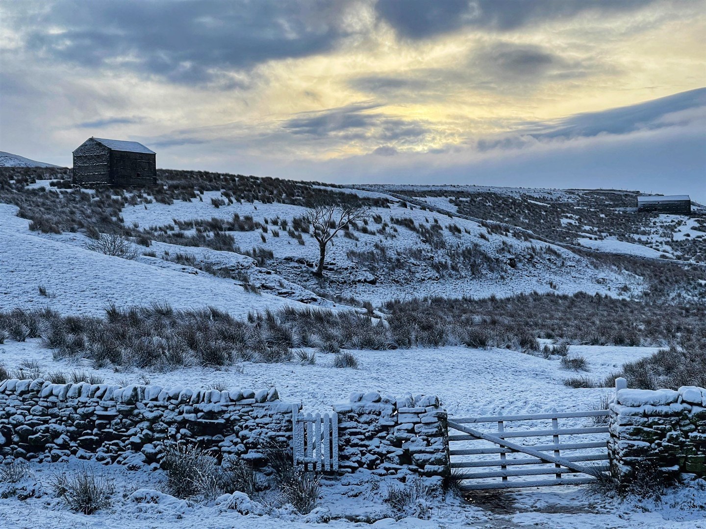Snow in the Yorkshire Dales (Yorkshire Shepherdess/@AmandaOwen8/PA)