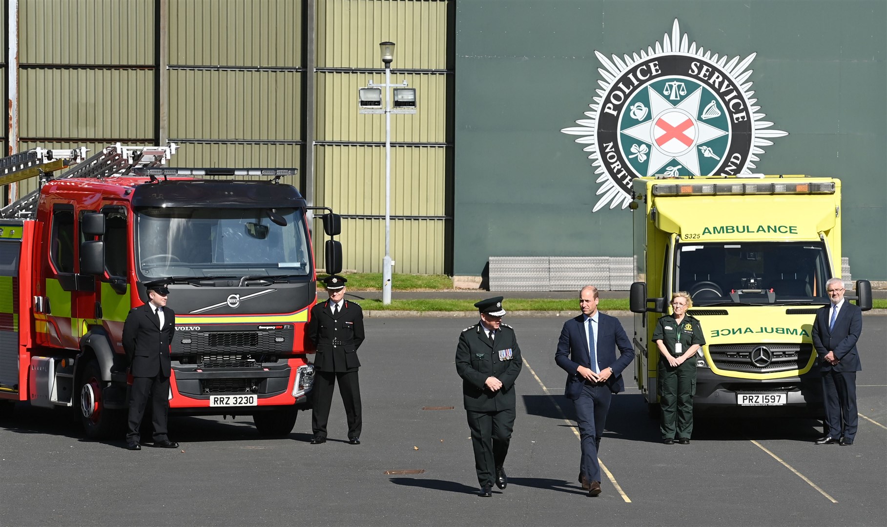 The Duke of Cambridge walks with PSNI Chief Constable Simon Byrne a visit to the PSNI Police College in Belfast (Tim Rooke/PA)