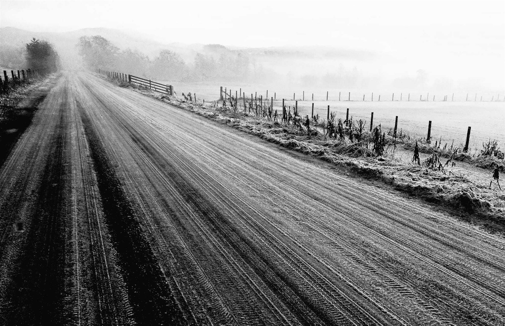 BIG FREEZE: Temperatures lowered again over night in the strath and snow has fallen today