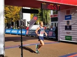 Kenny Wilson breaks his half marathon PB in Cardiff