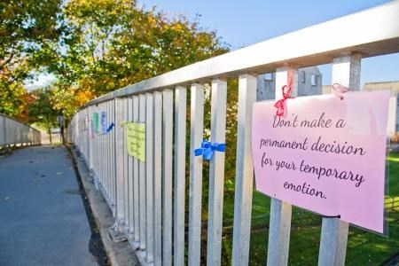 Messages on bridge