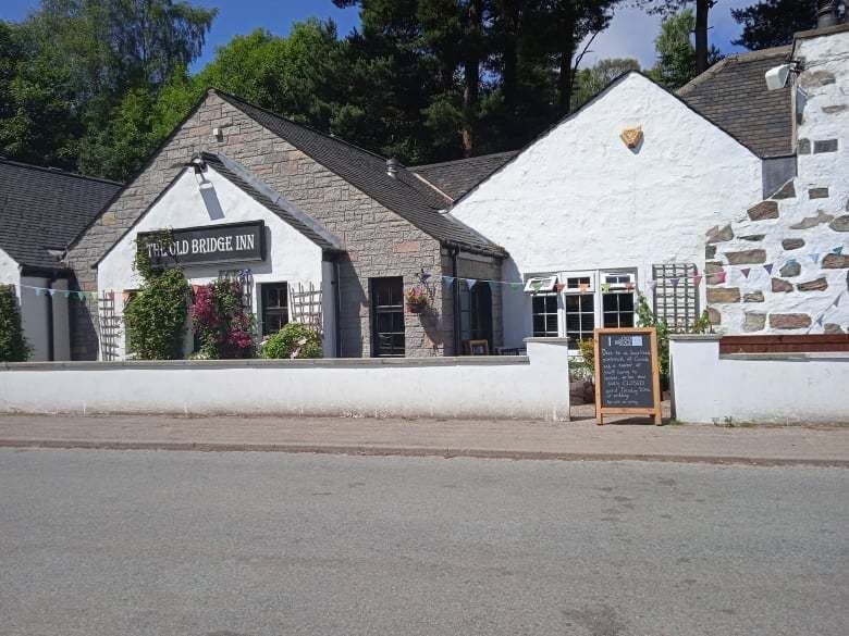 The Old Bridge Inn in Aviemore wants to provide a takeaway service and get permission outside the premises for up to 300 people to eat and drink.