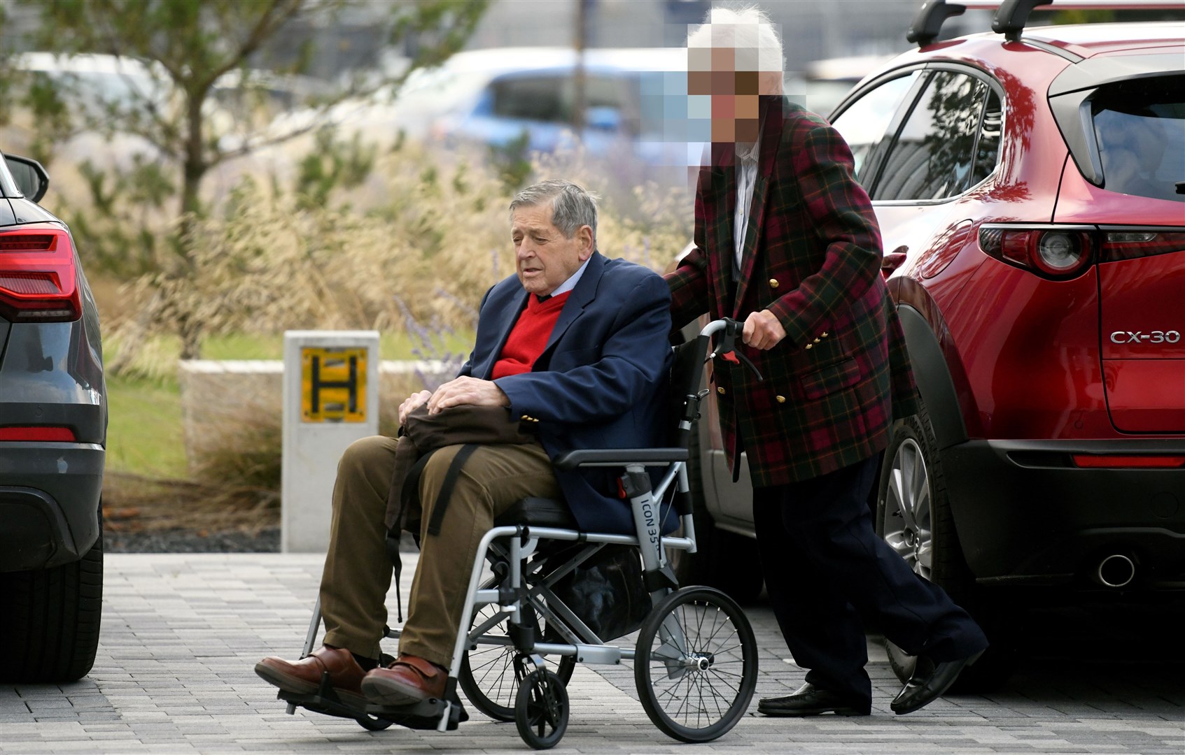 Bill MacDowell heading in to court. Picture: Staff photographer.