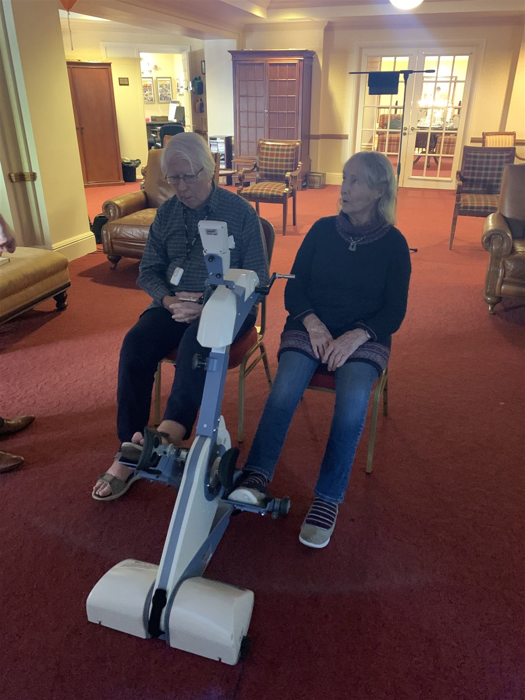 Doug and Jayne Grimwood prepare for a virtual cycle ride around the streets of Benidorm (Sunrise of Eastbourne/Motitech/PA)