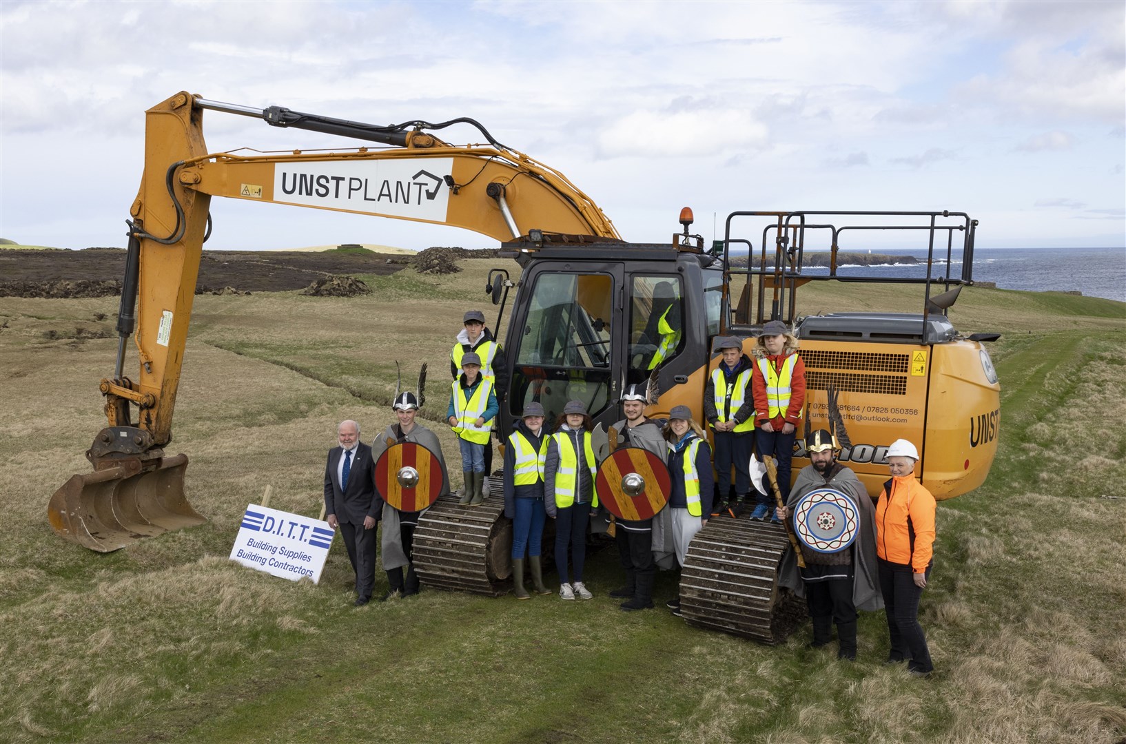 Former councillor Alistair Cooper, Joe Niven, Leah Johnson, Chris Thomson (behind), Kirsty Thomson, Dannielle Witt, Liam Spence (DITT), Erin Spence, Joni Thomson, Ephraim Ward, Andrew Hunter and Elizabeth Johnson (SaxaVord Spaceport).