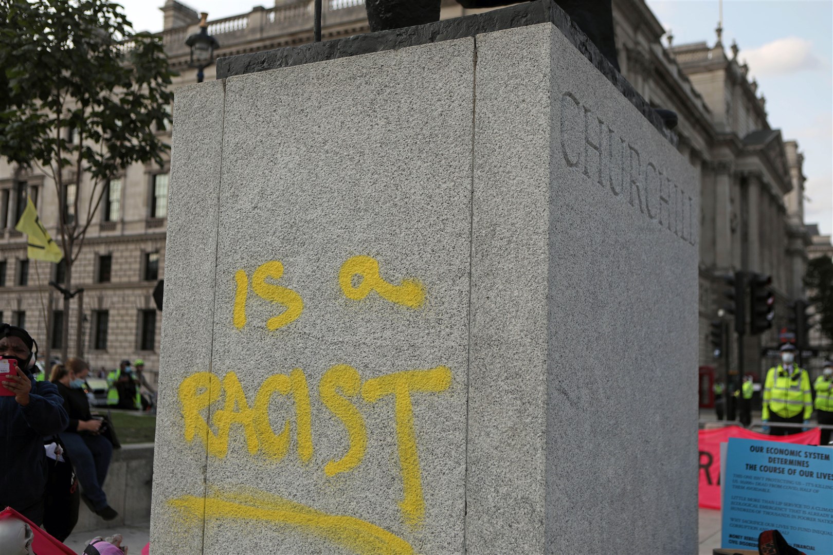 The plinth was sprayed with yellow chalk paint (PA)