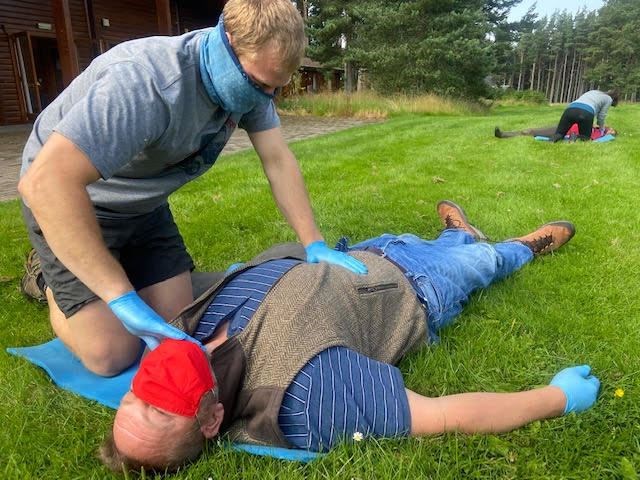 Don't breathe on the patient: the new norm has affected the course, as demonstrated by Stuart French and (lying) Grant Duff; Both men came from Highland All Terrain, Laggan.