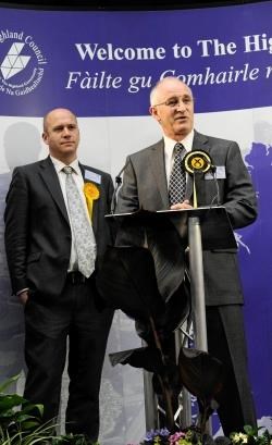 A delighted Dave Thompson giving his winner's speech.