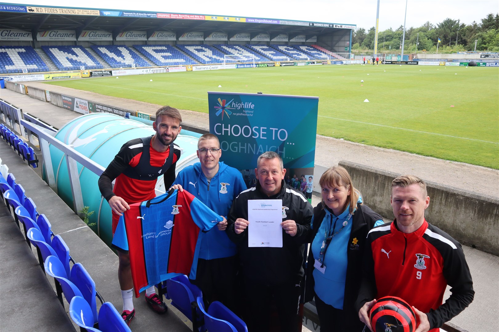 Inverness Caley Thistle are supporting Highlife Highland's leadership programme. L-R: Sean Welsh, Alyn Gunn, Billy Dodds, Elizabeth McDonald and Billy Mckay.
