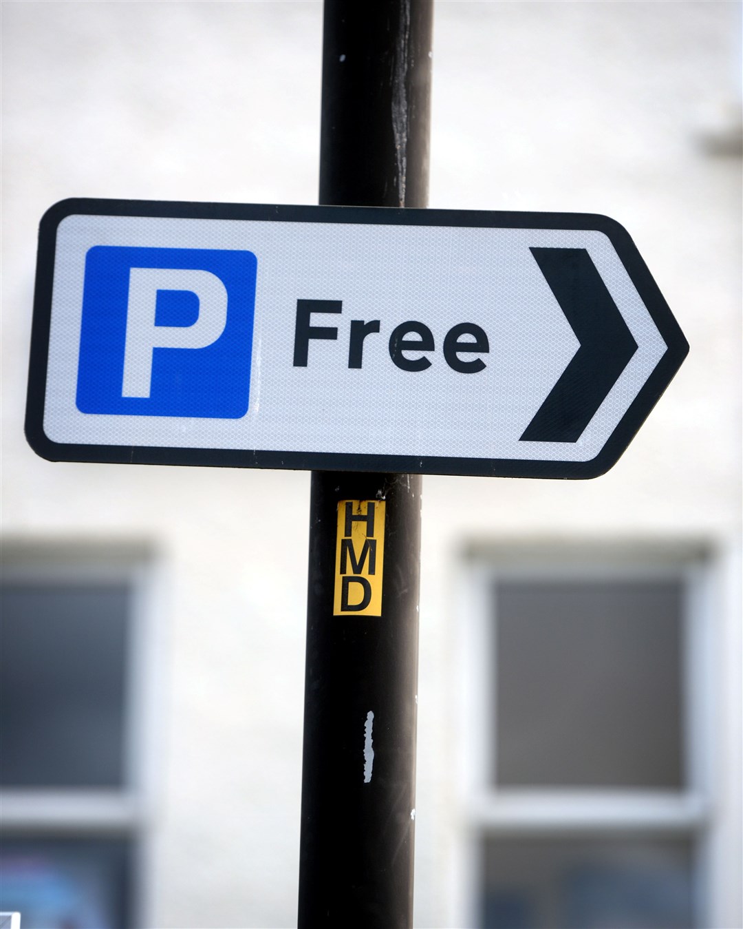 Free Parking sign.