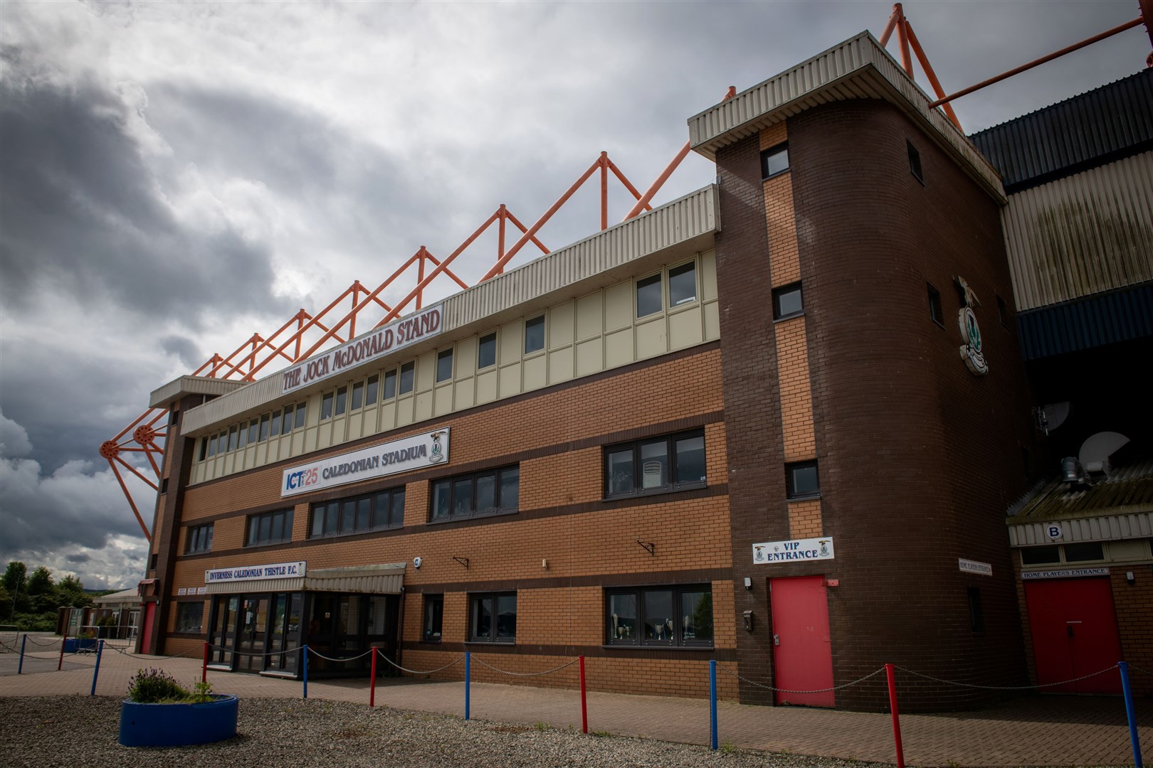 Locator, Inverness Caledonian Thistle need to raise £200,000 in next two weeks to avoid administration.