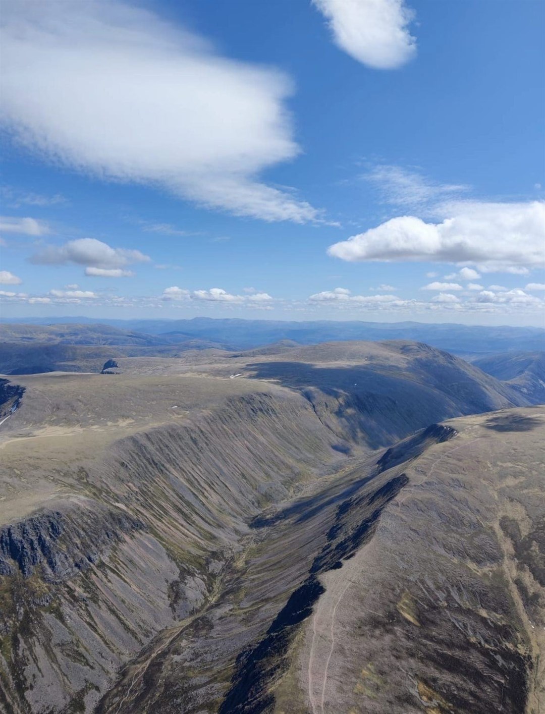 Lairi Ghru by Dave Weekes