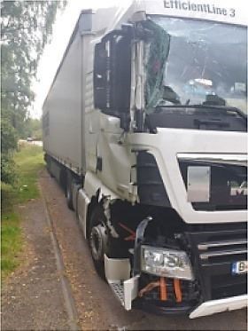 Police stopped this HGV because of the dangerous condition it was in.