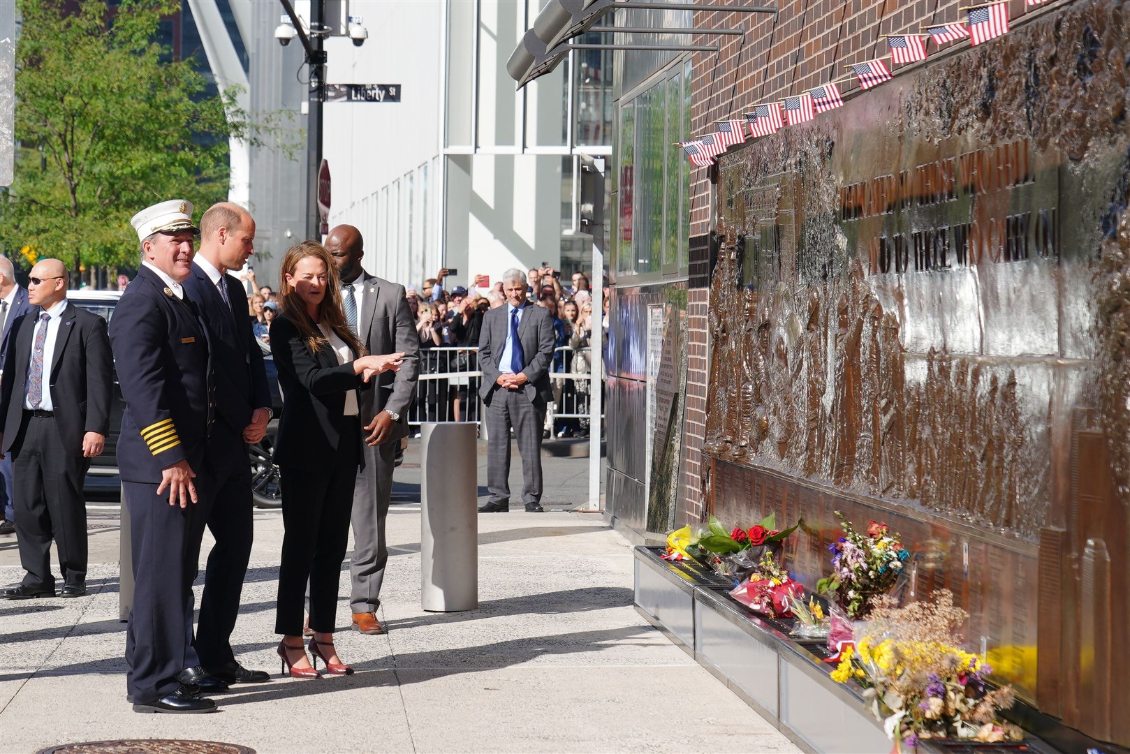 William views a 9/11 memorial (Peter Byrne/PA)
