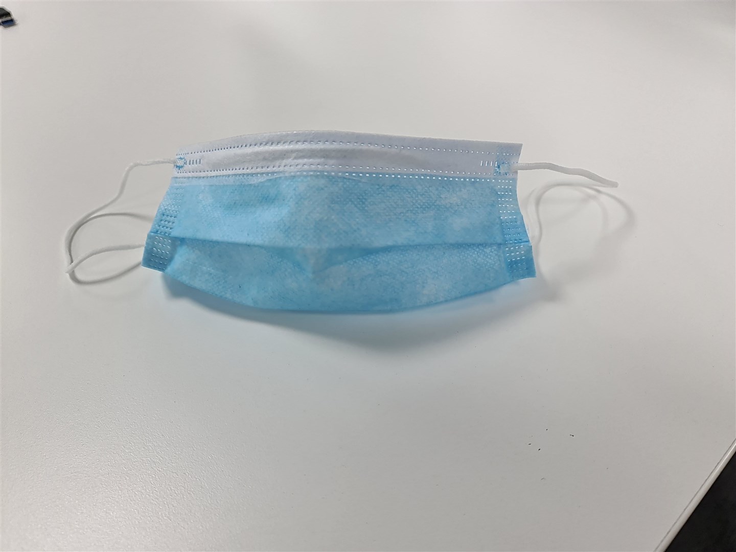The type of face mask referred to in the guidelines.