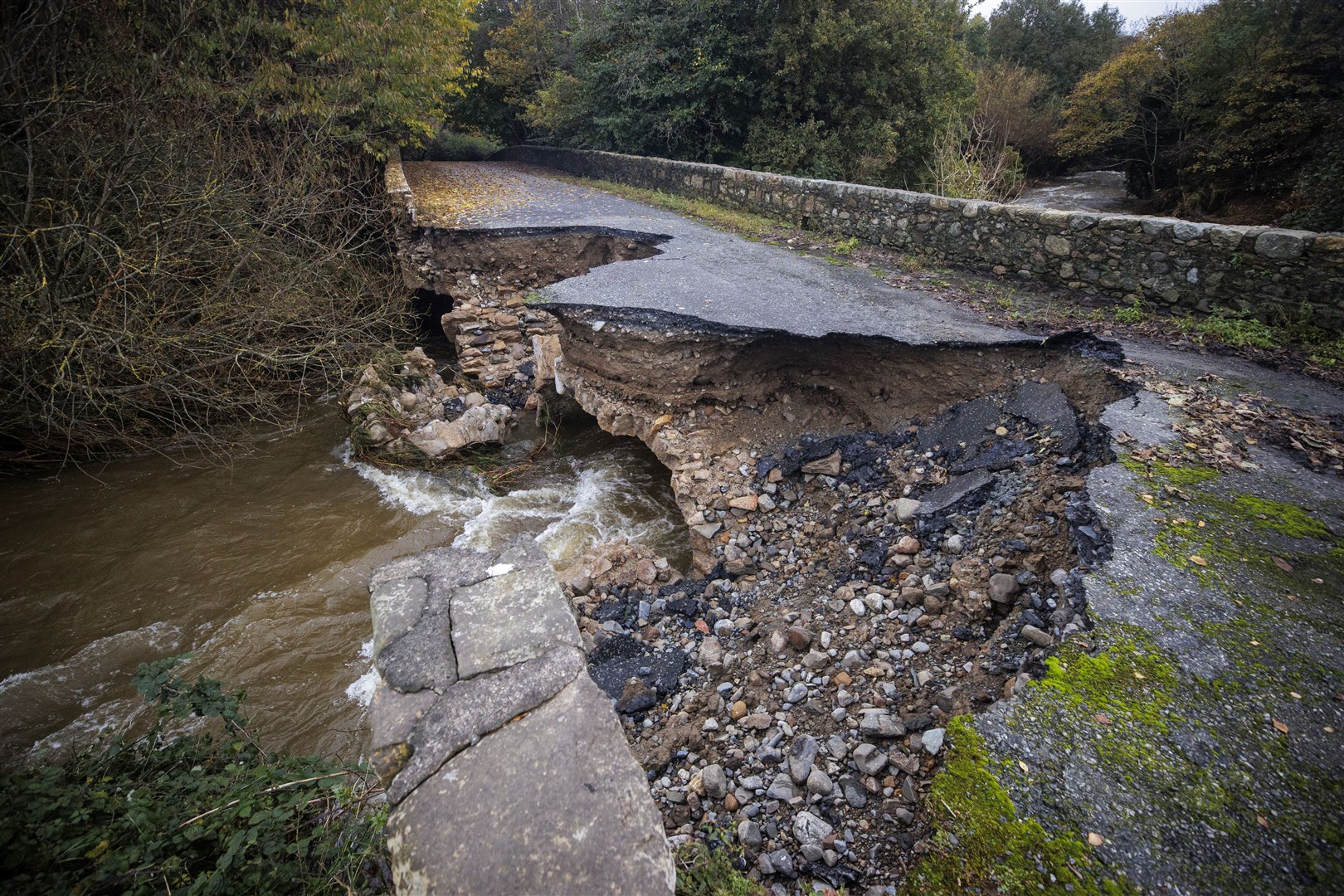 River Big Bridge outside Carlingford, Co Louth, has partly collapsed amid heavy rain and flooding (Liam McBurney/PA)