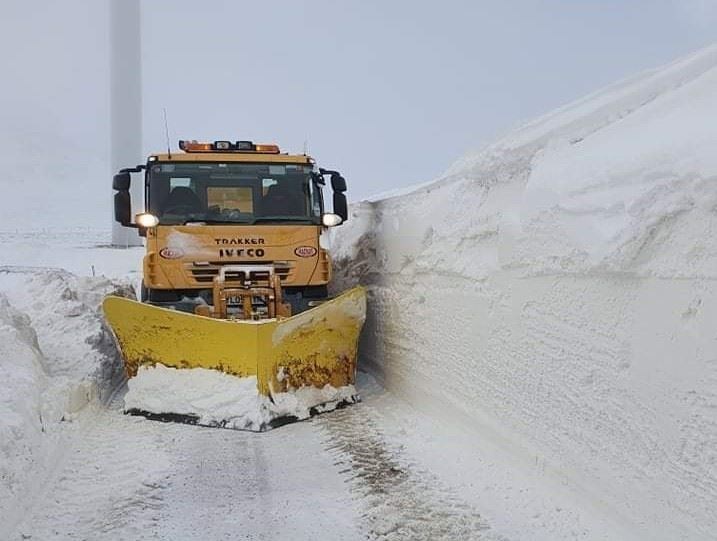 Ploughing on: it was a brutal snowstorm in 1978