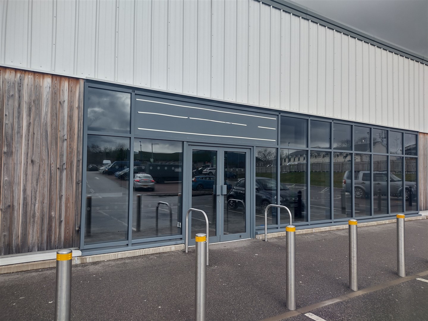 Potential for McDonalds? The former Superdrug store in the retail park.