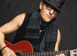 From New York City to the Portsoy Salmon Bothy - international guitar star Andy Clayburn is in concert at the bothy this Friday.