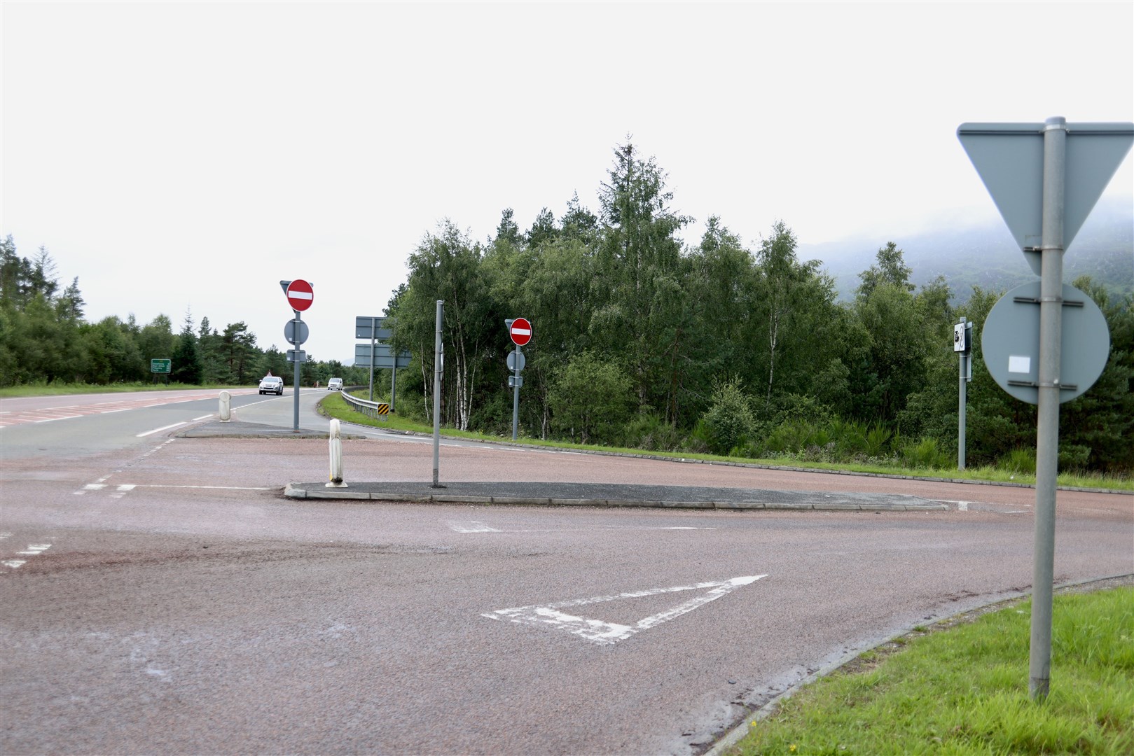 Trees have overgrown at Ralia junction on the A9