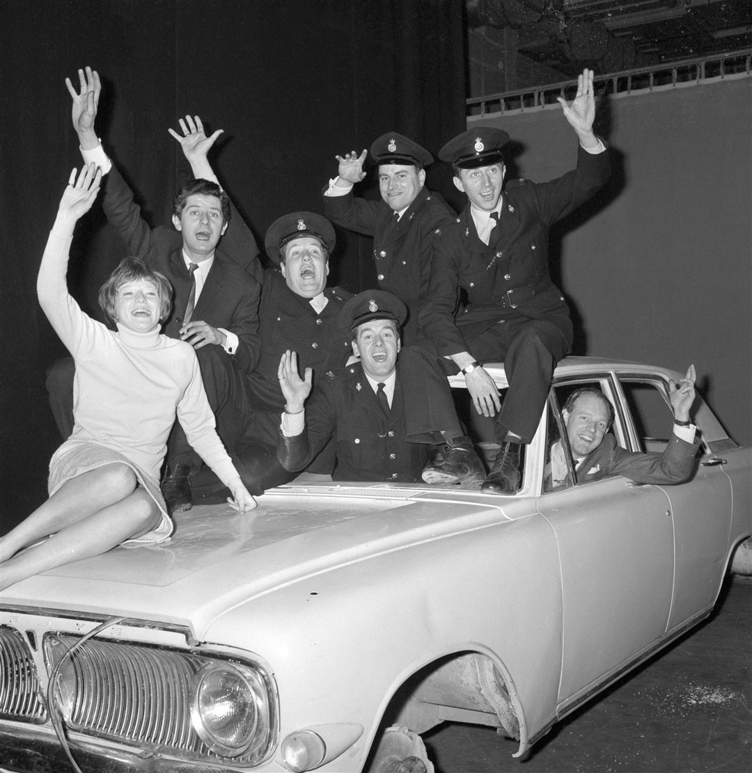 Frank Windsor with the cast of Z-Cars (PA)