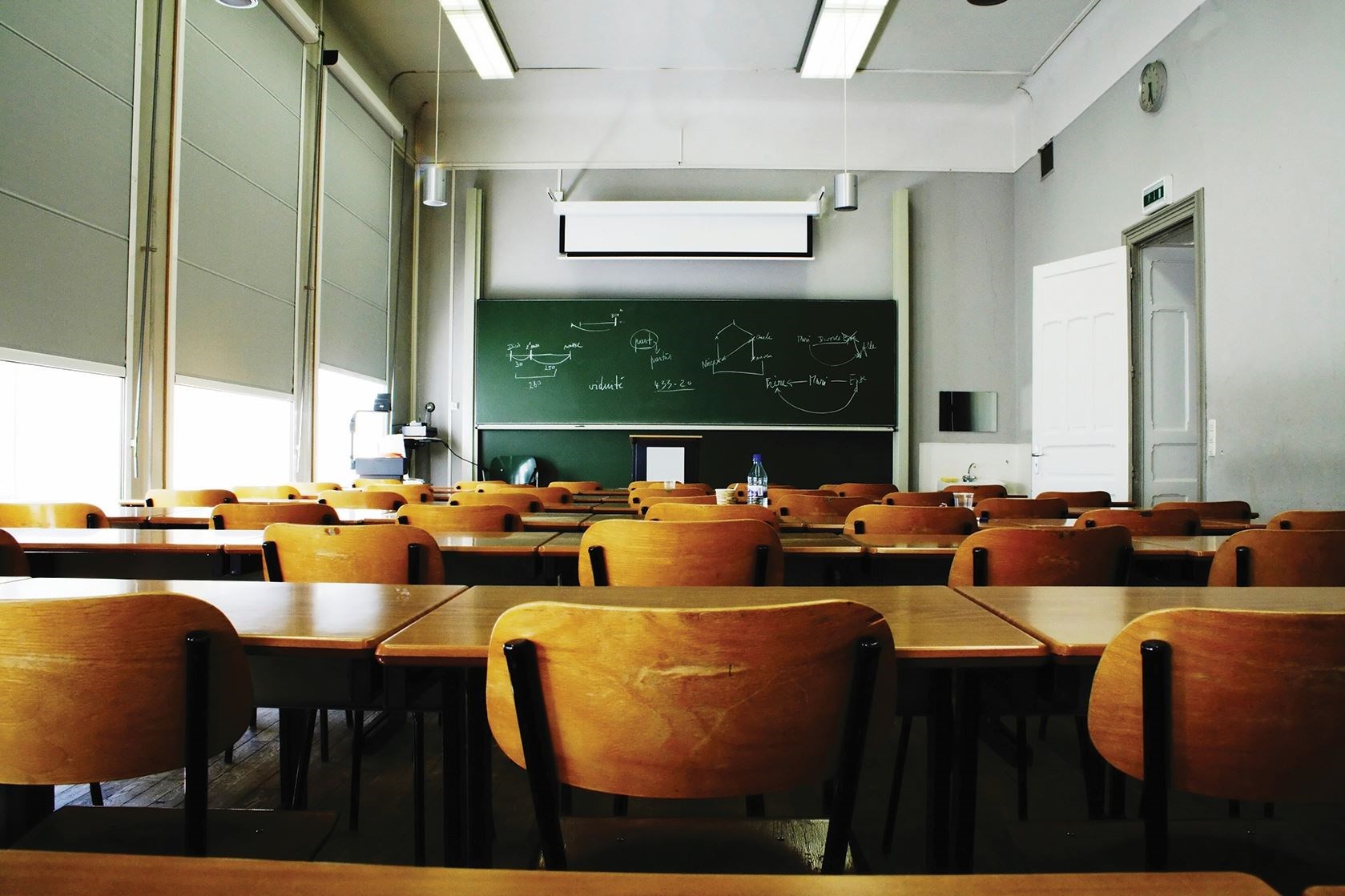 A large, empty classroom..